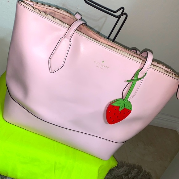 kate spade Handbags - Kate spade tote ♠️💳